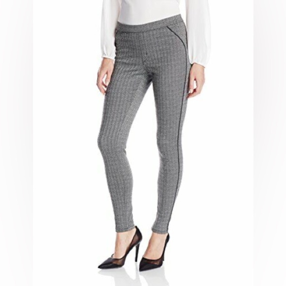 HUE Herringbone Legging Dress Pant